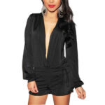 Czarny elegancki kombinezon z długim rękawem głębokim dekoltem S/M