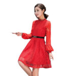 Elegancka czerwona sukienka koronkowa z długim rękawem S/M