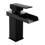 Czarna bateria łazienkowa typu wodospad