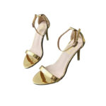 Sandały złote na szpilce